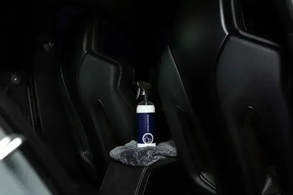 Nanolex INTERIOR DRESSING - ošetření plastů, vinylu a kůže