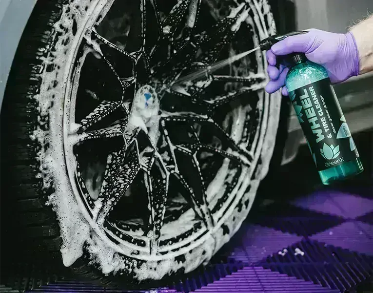 GreenX WHEEL & TIRE CLEANER - čistič ráfků kol & pneumatik